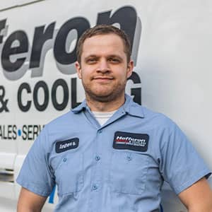 Andrew Seavey<br />
Service Manager